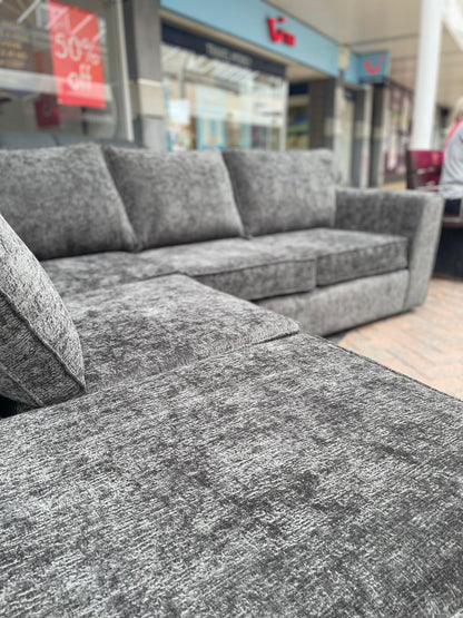 Miama Corner Sofa With Footstall